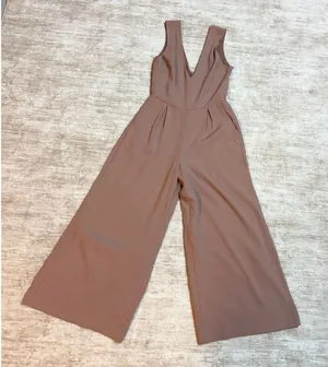 Babaton Aritzia Women’s 0 Sleeveless V-neck Pleated Jumpsuit Pockets Wide leg thumbnail 1