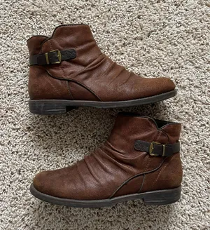 Brown Boots Size 8 thumbnail 1