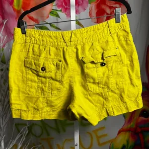 X149. Inc international Concepts- Yellow linen shorts with pockets and button thumbnail 3