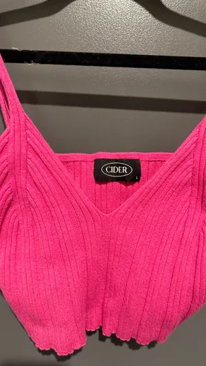 Cider Pink Ribbed V-Neck Cropped Camisole thumbnail 3
