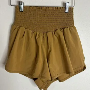 Offline by Aerie Women's Size S Real Me Smocked Running Tan Shorts‎ gym exercise thumbnail 3