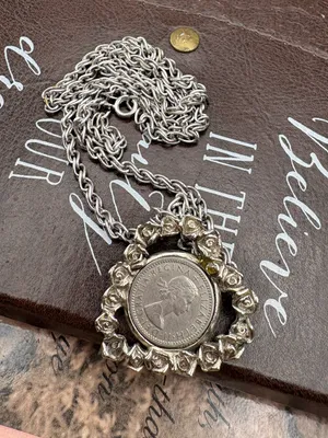 Queen Elizabeth II Sixpence Coin Rose Heart Necklace 24” thumbnail 3