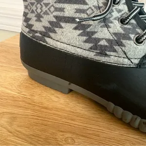Simply Southern Gray And Black Aztec Print Duck Boot Size 7‎ thumbnail 7