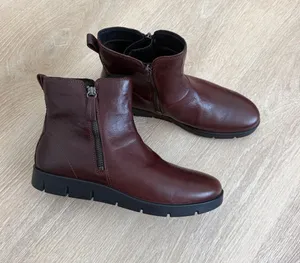 ECCO Women’s Brown Leather Ankle Boots Size US 10 EU 41 Lightweight NWOB thumbnail 1