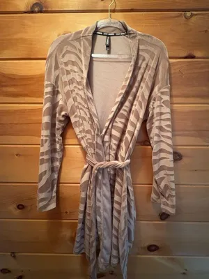 Steve Madden Women's Bathrobe Luxury Soft Velour Long Sleeve Robe with Pockets S thumbnail 3