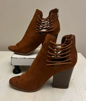 Women's Bamboo Brown Tan Suede‎ Zipper Back Lace Sides Peep Toe Heels Size 9 thumbnail 1