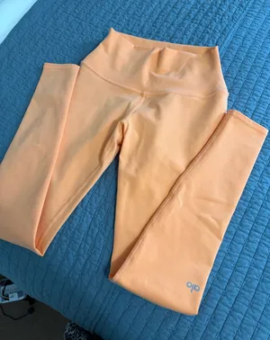 Alo Yoga Leggings thumbnail 1