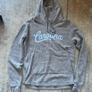 Pressbox Carolina tarheels spotted gray fleece lined sweatshirt. Lightly worn. Size m thumbnail 1