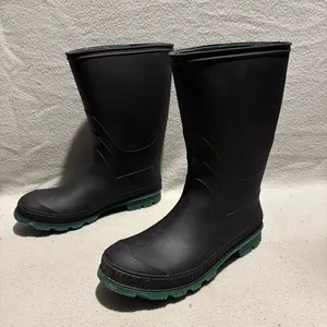 Unbranded Unisex Black & Green Rubber Rain & Garden Boots size 7 made in U.S.A. thumbnail 1