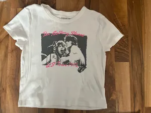 American eagle band tee shrit croped Rolling Stones M thumbnail 2