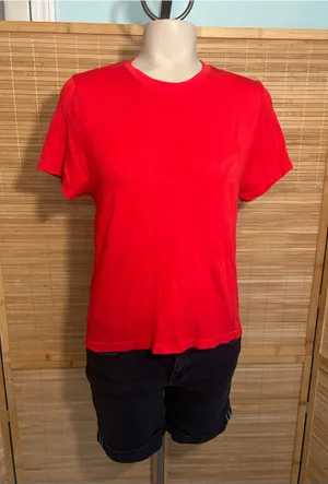 New balance vibrant red Crew Neck Short Sleeve T-Shirt athletic top woman’s M thumbnail 1