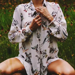 H & M Women’s Long Sleeve Buttons Up Floral Print Blouse Size 0 Hummingbird‎ thumbnail 1
