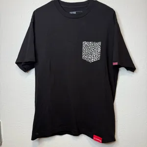 The Marathon Clothing 100% Cotton Black T-shirt With Pattern Pocket Size Large thumbnail 1
