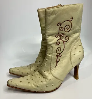 Los Canelos tan leather heeled boots‎ women’s size 25 approximately size 7 thumbnail 1