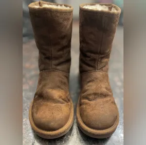 UGG Boots thumbnail 2