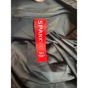 Spanx NWT Activate Long Sleeve Top Black Crew Neck Pleated Back 51043R Small thumbnail 4