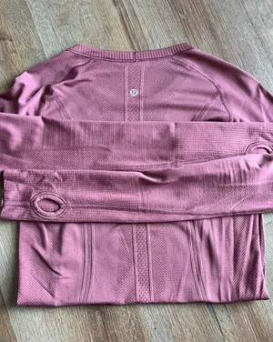 Lululemon Swiftly Tech Long Sleeve 2.0 Plum thumbnail 3