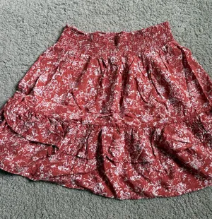 T.J.Maxx Rust Red Floral Smocked Ruffle Mini Skirt thumbnail 1