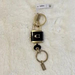 Coach Lock and Key Bag Charm Valet Detachable Key Ring Fob C1679 thumbnail 2