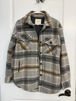 Thread & Supply Charcoal Taupe Plaid Fleece Shacket Women’s S thumbnail 3