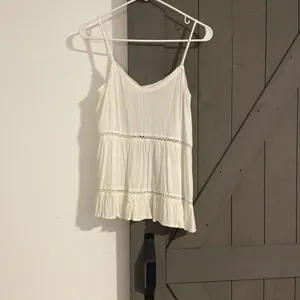 American Eagle white top thumbnail 3
