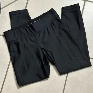 Under Armour Women Black Compression Capri‎ Leggings Heatgear Athletic Size M thumbnail 8