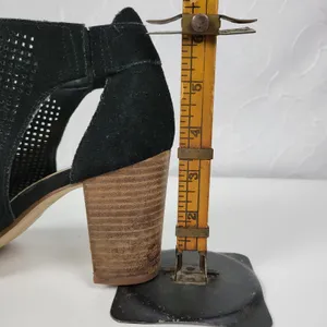 Marc Fisher Deztin Womens Sandals Size 8.5 Black Suede Peep Toe Cutout Heels thumbnail 8