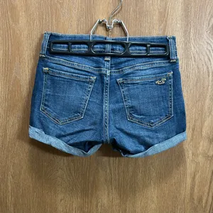 Hollister Pocket Logo Low Rise 3” Advanced Stretch Jean Shorts thumbnail 5