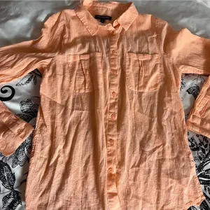 Banana Republic peach button-up blouse thumbnail 4