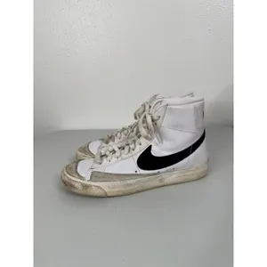 Nike Women's Blazer Mid‎ 77 White Black Size 7.5 thumbnail 3