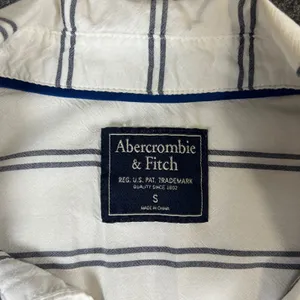 Abercrombie & Fitch Womens Small White Navy Blue Striped Button Down Viscose Top thumbnail 4