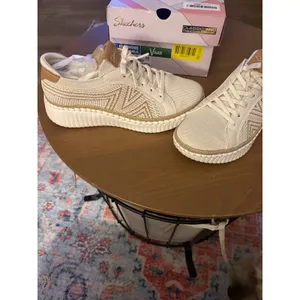 Skechers Wilshire Blvd Bellevue Off White Vegan Sneakers Womens 8 Washable thumbnail 2