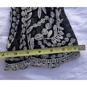 Vintage Vivid Importers of NY Women’s Sz Large Flower Black White Top Blouse thumbnail 9
