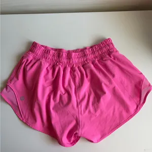 Lululemon 2.5 in gotta hot Women's Hot Pink Athletic Shorts thumbnail 2