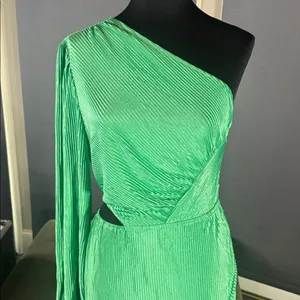 Women’s Green One-Shoulder Midi Dress Side Cut Out Side Zip Size M NWOT thumbnail 2