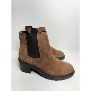 GEOX‎ Leather Boots Size 9.5 Brown Ankle Chelsea Pull On Block Heel Booties NEW thumbnail 2