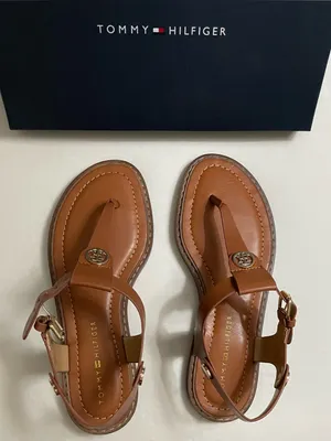 Tommy Hilfiger NIB Bennia Flat Thong Brown T-Strap Logo Sandals Shoes Size 6.5 thumbnail 5