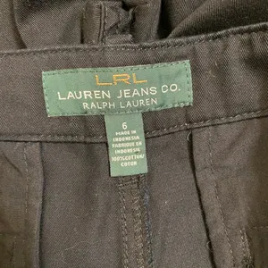 Ralph Lauren Black Women’s Flat-Front Chino Shorts thumbnail 3
