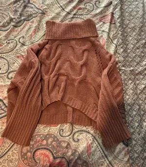 Moon & Madison Cropped Sweater thumbnail 1