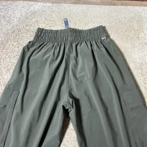 Vuori Miles Ankle Cargo Pants Womens XS Olive Green‎ Smocked Joggers VW4056 thumbnail 5
