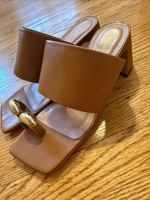 NWOB Anthropologie Tan Leather Block Heel Toe-Ring Slides with Gold Accents thumbnail 4