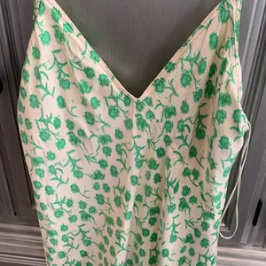 Zara slip dress midi satin spaghetti strap green floral medium thumbnail 3