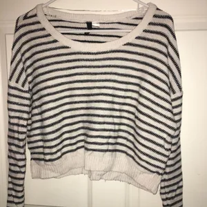 H&M Striped Cropped Sweater thumbnail 2