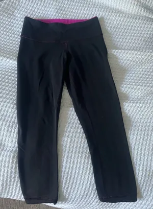 Lululemon Leggings Reversible Black Crop thumbnail 1