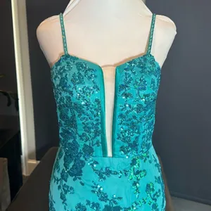 Women’s Blue Mermaid Fit Prom Party Dress Sparkly Sequins Leg Slit Size 2 NEW thumbnail 2