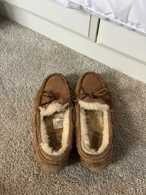 UGG Dakota Moccasins thumbnail 3