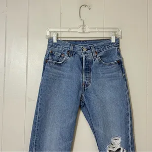 Levi’s 501 Original High Rise Straight Leg Jeans Women’s 24 Distressed Button Fl thumbnail 4