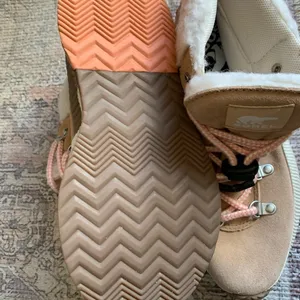 Sorel Like New Shoes Ankle Boots Brown Pink Women Size 5 Winter Boots Snow thumbnail 6