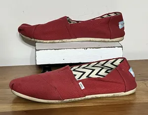 Toms Canvas Classic Women's Apple Red US Size 8.5 Slip-On Comfort‎ Flat thumbnail 1