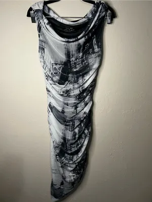 Silence + Noise‎ UO Arianna Mesh Off Shoulder Asymmetrical Cityscape Midi Dress thumbnail 2
